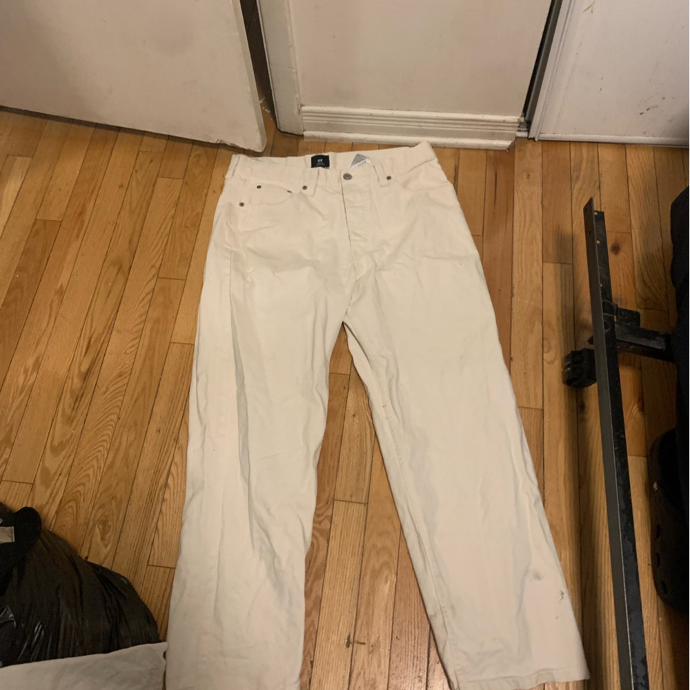 White pants from H&M